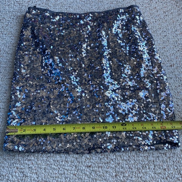 White House Black Market Silver Sequin Pencil Skirt 4 $140.00 Disco Metal whbm - Picture 4 of 11